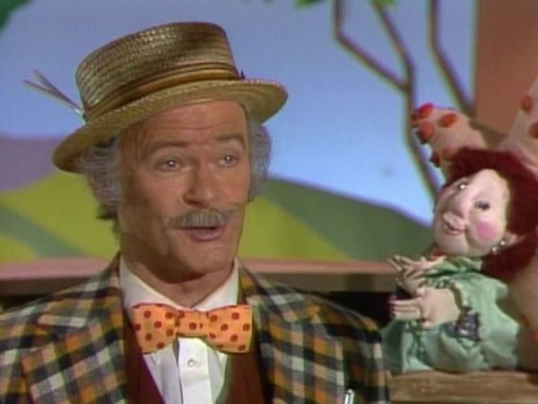 Mister Rogers' Neighborhood - Grandparents: A Granddad for Daniel