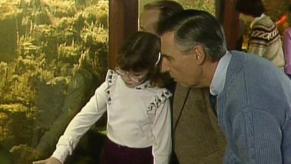 Mister Rogers' Neighborhood - Visit to an Aquarium