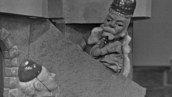 Mister Rogers' Neighborhood - The First Week: King Friday Challenges Change