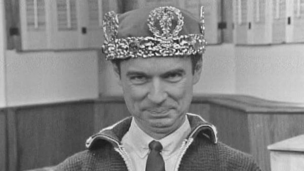 Mister Rogers' Neighborhood - Mister Rogers Plays Guess Who