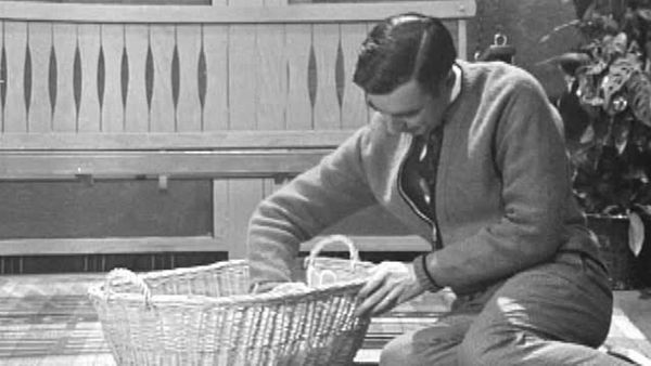 Mister Rogers' Neighborhood - Henrietta Is Bored