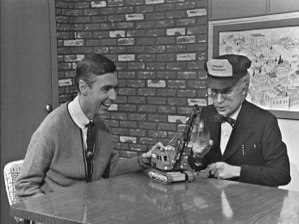 Mister Rogers' Neighborhood - Mister Rogers Plays a Matching Game