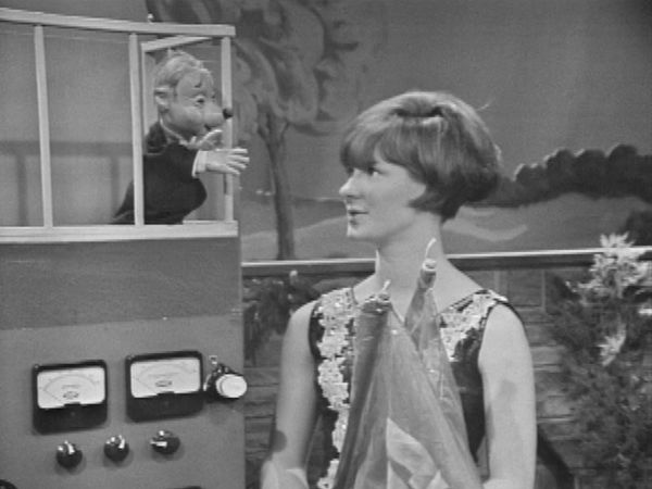 Mister Rogers' Neighborhood - Mister Rogers Wears a Tuxedo