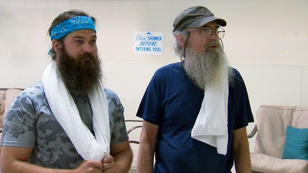 Duck Dynasty - Friday Afternoon Lights