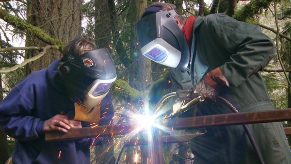 Treehouse Masters - Love is in the Air