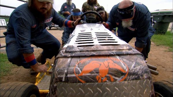 Duck Dynasty - The Grass & the Furious