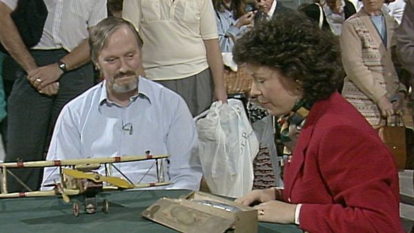 Antiques Roadshow UK - Hornchurch