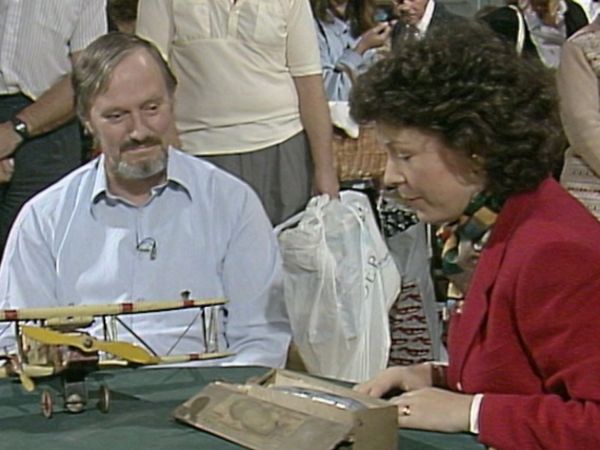 Antiques Roadshow UK - Hornchurch