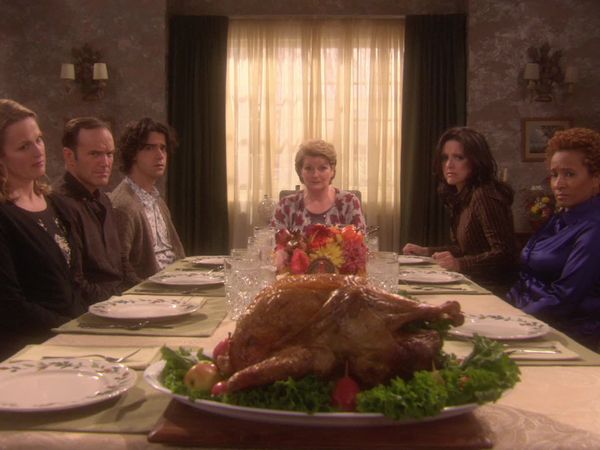 The New Adventures of Old Christine - Guess Who's Not Coming To Dinner
