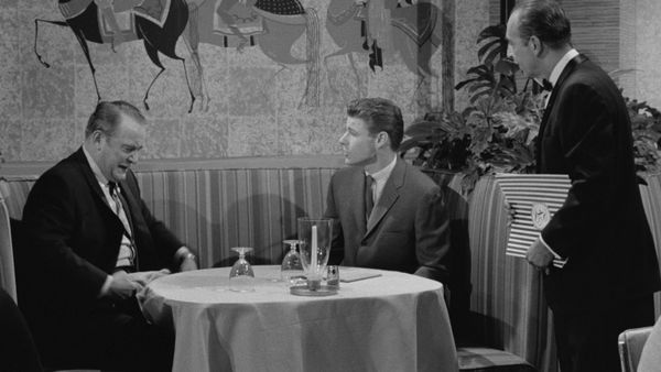 The Adventures of Ozzie and Harriet - David Takes a Client to Dinner