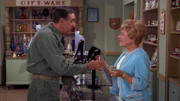 Gomer Pyle, U.S.M.C. - To Watch a Thief