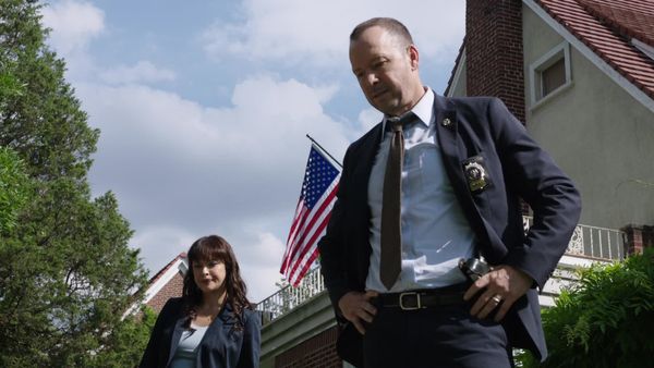 Blue Bloods - Out of the Blue
