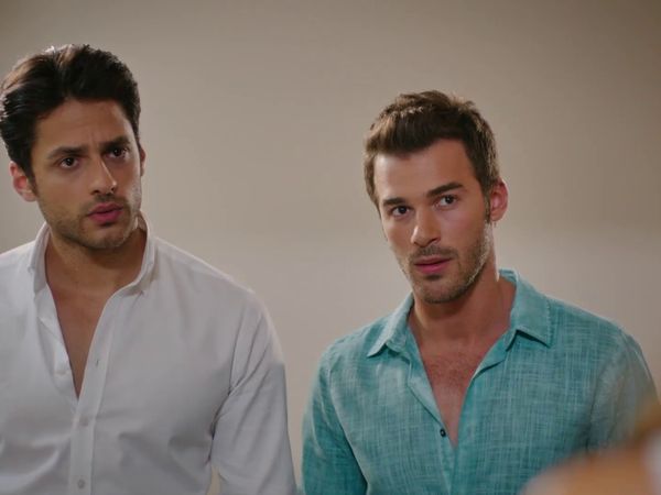 Çilek Kokusu - Strawberry Smell - Episode 2