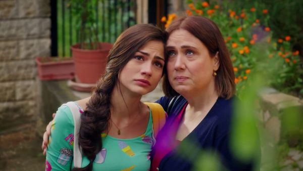 Çilek Kokusu - Strawberry Smell - Episode 4