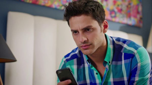 Çilek Kokusu - Strawberry Smell - Episode 12