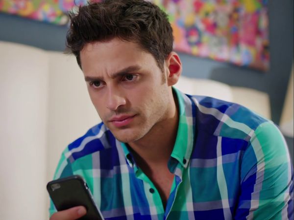 Çilek Kokusu - Strawberry Smell - Episode 12