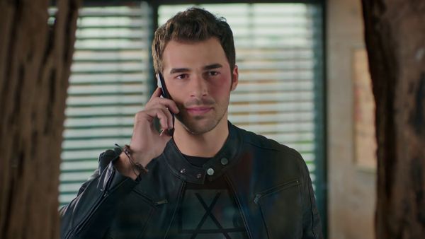 Çilek Kokusu - Strawberry Smell - Episode 19