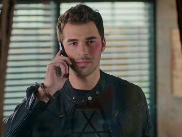 Çilek Kokusu - Strawberry Smell - Episode 19