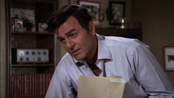 Mannix - A Chance at the Roses