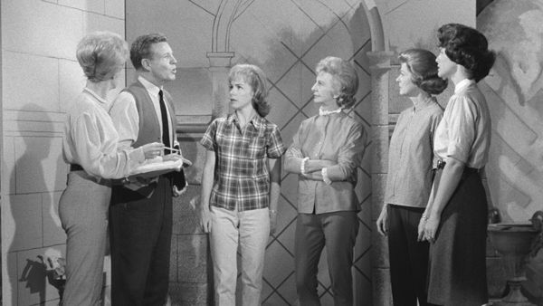 The Adventures of Ozzie and Harriet - The Woman’s Club Play