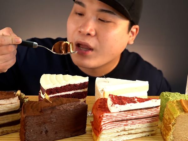 DGD's Mukbang - DGD's Mukbang: Torta e Dolci