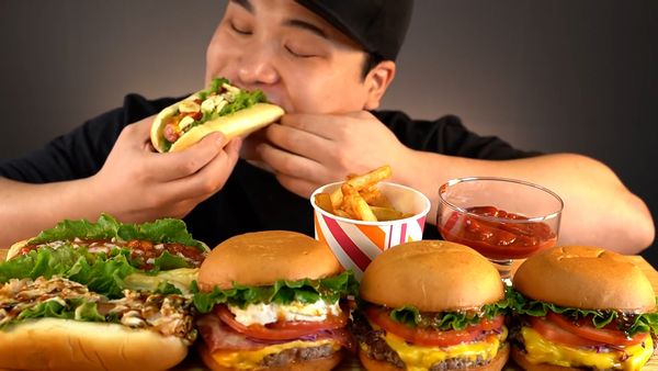 DGD's Mukbang - DGD's Mukbang: Hamburger