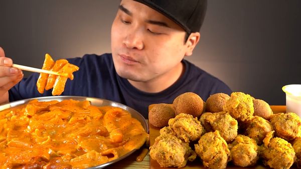 DGD's Mukbang - DGD's Mukbang: Combinazione di Pollo e Tteokbokki