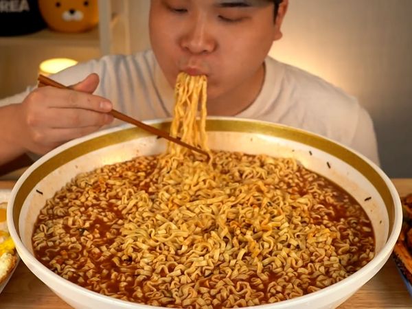 DGD's Mukbang - DGD's Mukbang: Ramen Coreano parte 1