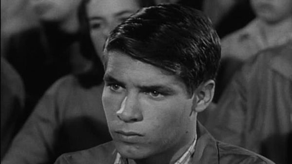 My Three Sons - Robbie Wins His Letter