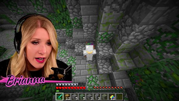 BriannaPlayz - Things You Never Do in Minecraft! / I Found Preston's Secret Minecraft Skyblock!