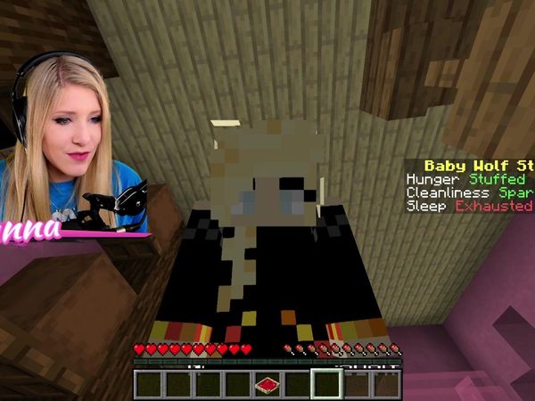 BriannaPlayz - We Found Red Siren Head in Minecraft / Sneaking into Aphmau's Minecraft House for 24 Hours!