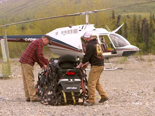 Alaska Bush Pilots - Hanging by a Thread