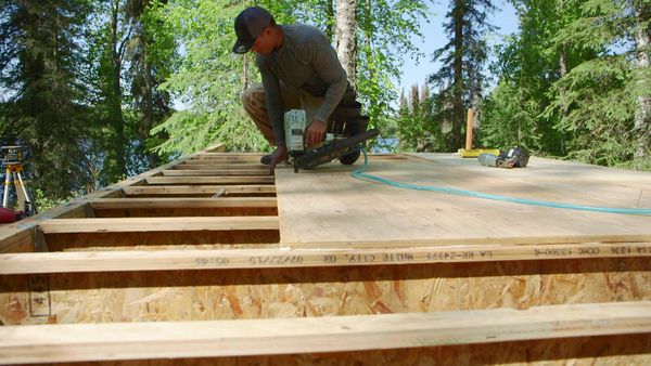Building Alaska - Keeping morale up