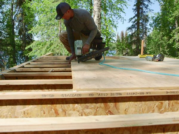 Building Alaska - Keeping morale up