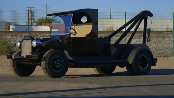 Full Custom Garage - Antique Tow Truck