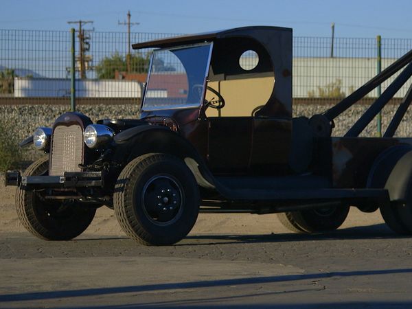Full Custom Garage - Antique Tow Truck