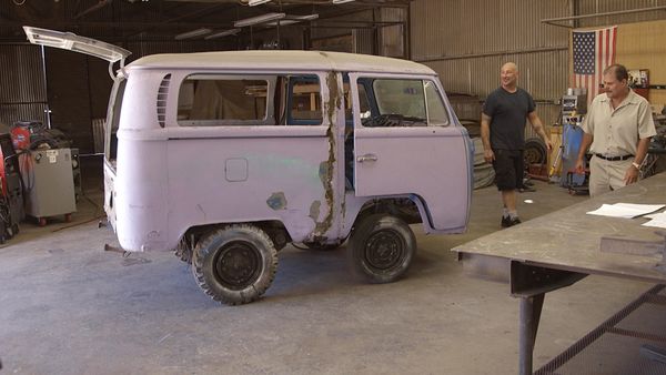 Full Custom Garage - 70s Mini-Kit Van