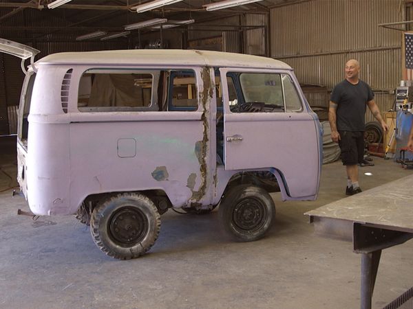 Full Custom Garage - 70s Mini-Kit Van
