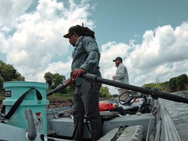 Das Boat - Alvin Dedeaux and Jesse Griffiths Target Guadalupe Bass