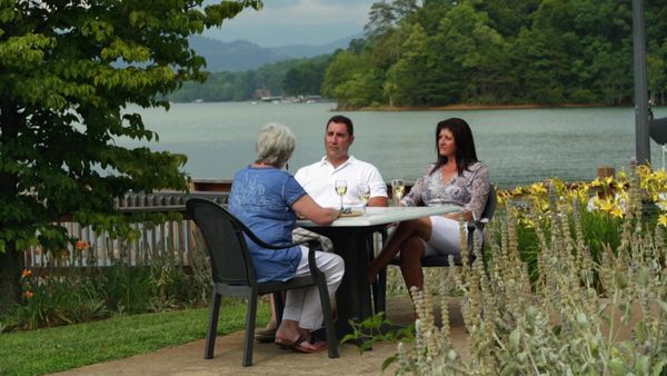 Lakefront Bargain Hunt - Letting Loose on Lake Chatuge on the Border of Georgia and North Carolina