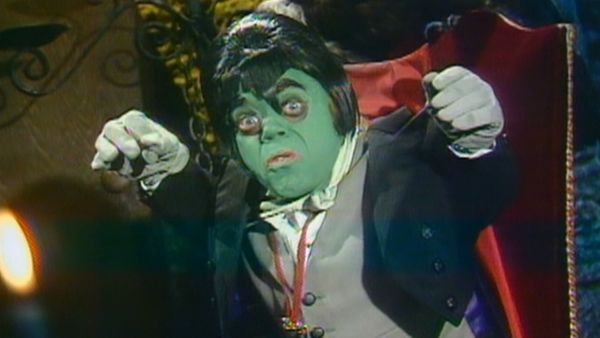 Hilarious House of Frightenstein - Weed 'em and Reap