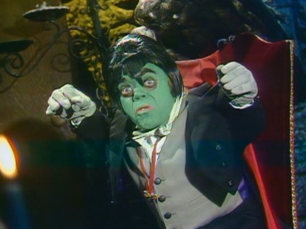 Hilarious House of Frightenstein - Weed 'em and Reap