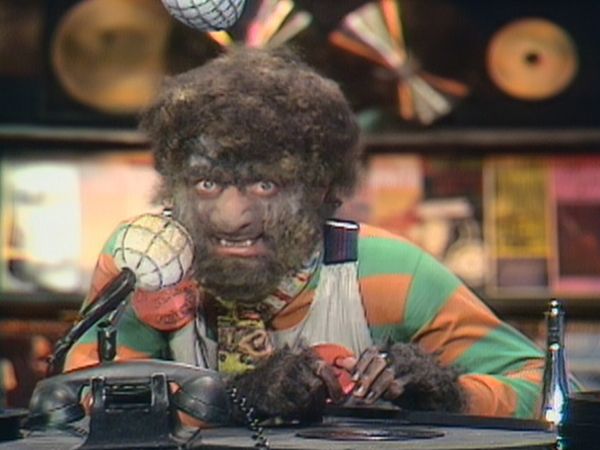 Hilarious House of Frightenstein - Beauty Among Beasts?