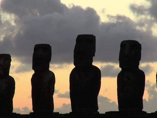Origins - Three manmade marvels: the Great Pyramid, the Moai and the Burj Khalifa