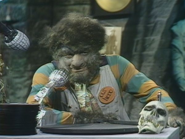 Hilarious House of Frightenstein - Limo-Nada