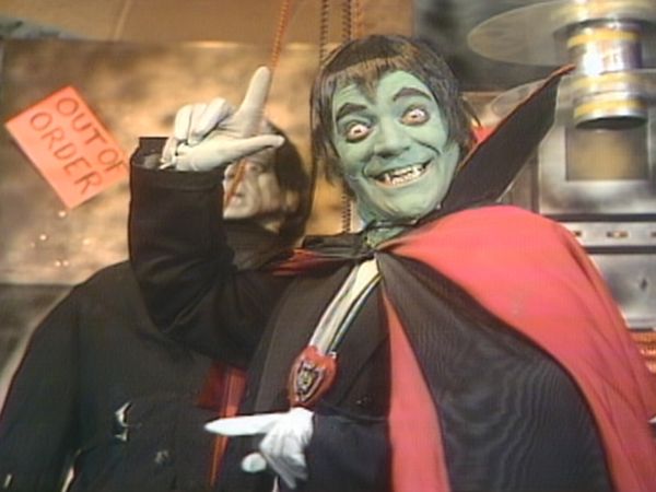 Hilarious House of Frightenstein - Make the Moat Of It