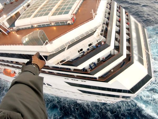 Coast Guard: Mission Critical - Swept Away
