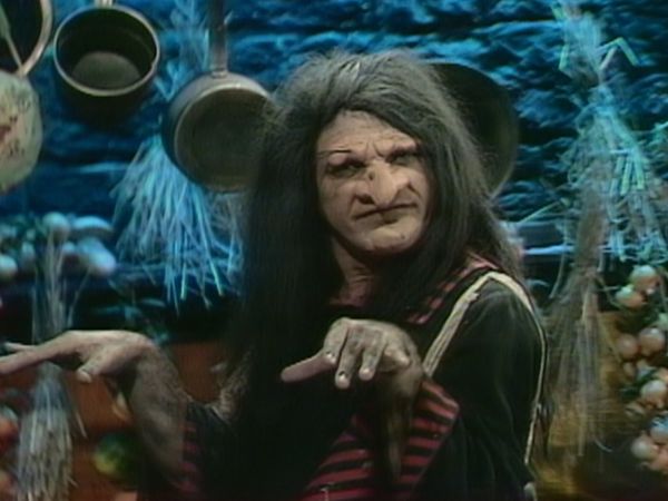 Hilarious House of Frightenstein - Frankie and A Net