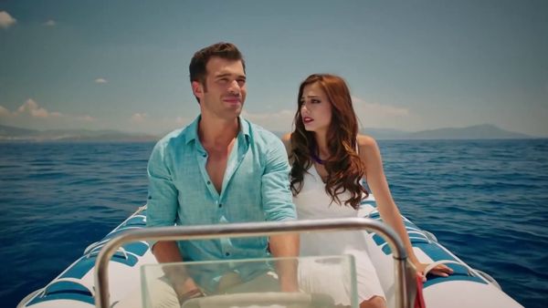 Çilek Kokusu - Strawberry Smell - Episode 3