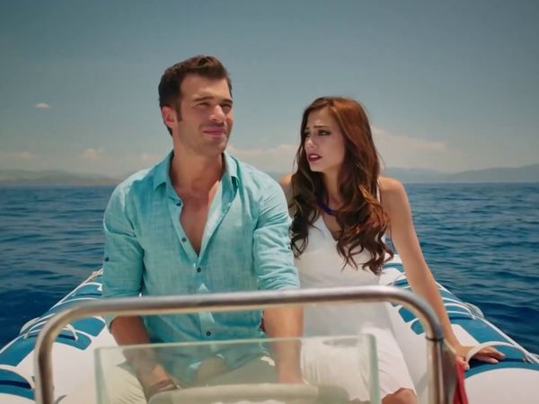 Çilek Kokusu - Strawberry Smell - Episode 3